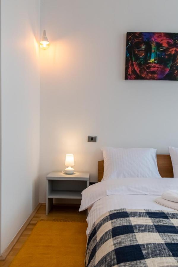 Residence 48 Beautiful Building Within Moments From The Old Town Of Braşov Eksteriør billede