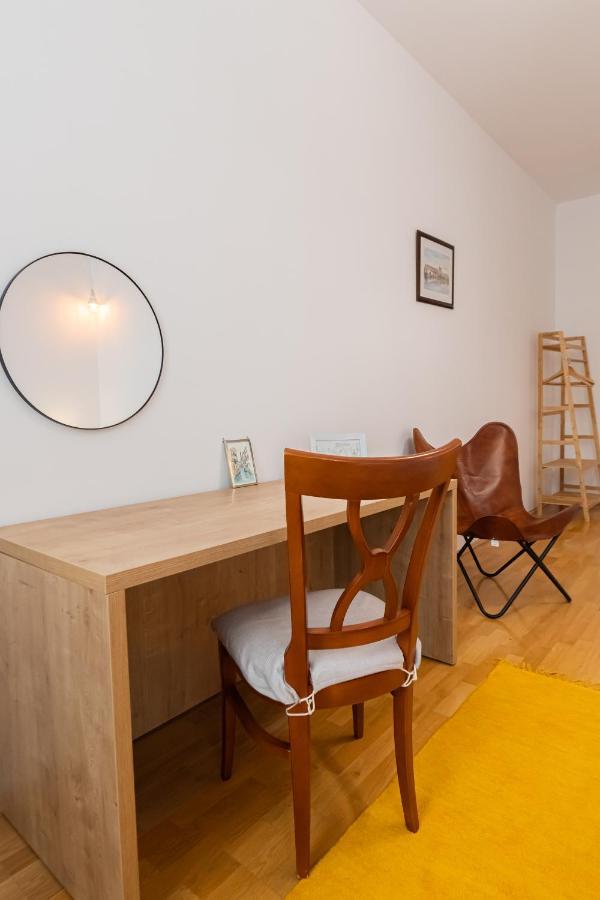 Residence 48 Beautiful Building Within Moments From The Old Town Of Braşov Eksteriør billede