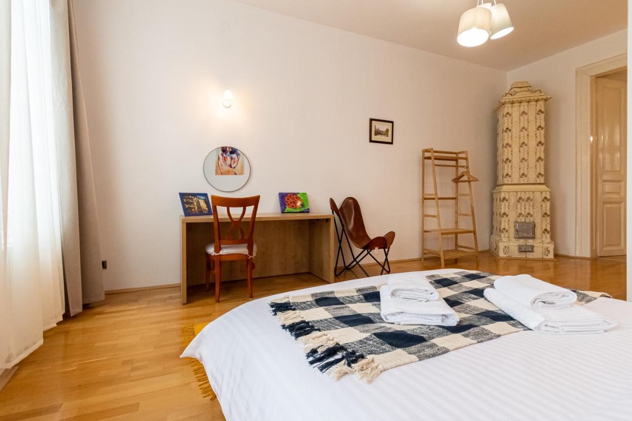 Residence 48 Beautiful Building Within Moments From The Old Town Of Braşov Eksteriør billede