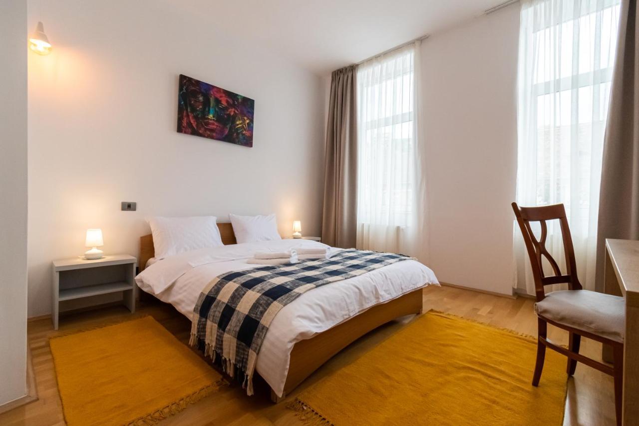 Residence 48 Beautiful Building Within Moments From The Old Town Of Braşov Eksteriør billede