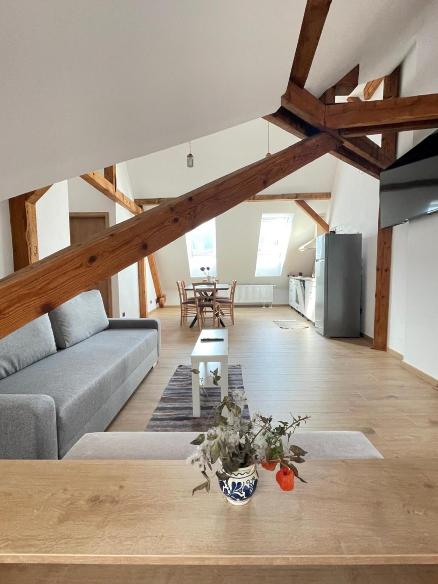 Residence 48 Beautiful Building Within Moments From The Old Town Of Braşov Eksteriør billede