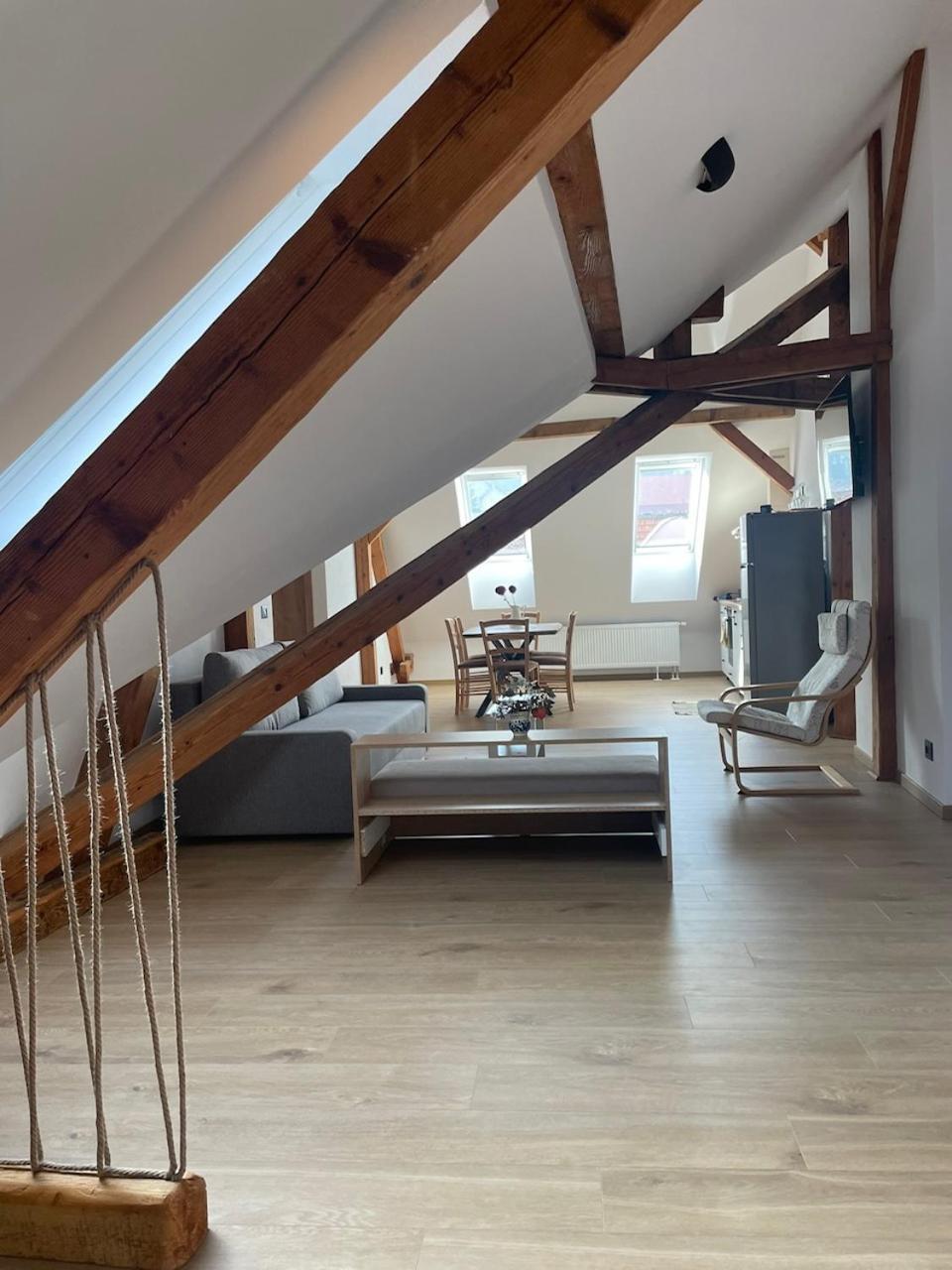 Residence 48 Beautiful Building Within Moments From The Old Town Of Braşov Eksteriør billede